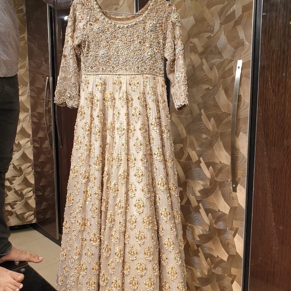 Gold Pakistani Wedding dress - Picture 6 of 16